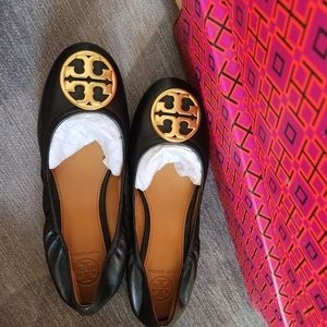 Tory Burch Chelsea leather black flat